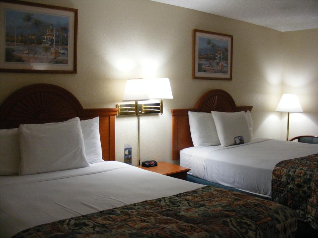 Baymont Inn & Suites Orlando/Universal Area Екстериор снимка