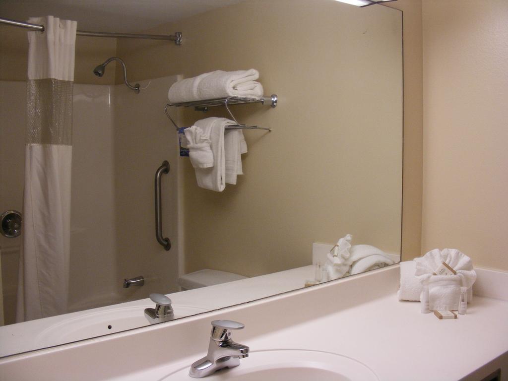 Baymont Inn & Suites Orlando/Universal Area Екстериор снимка